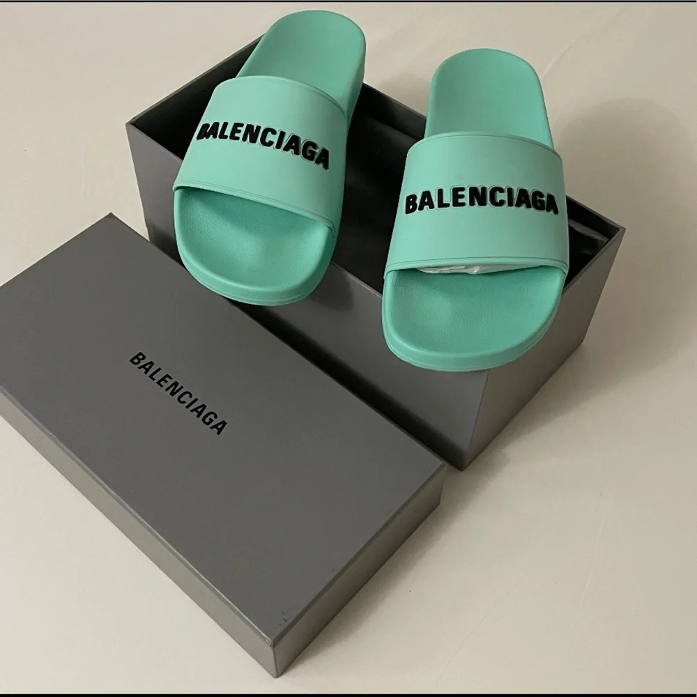 BALENCIAGA LOGO WOMEN POOL SLIDE MINT 42EU/12US - Picture 9 of 9